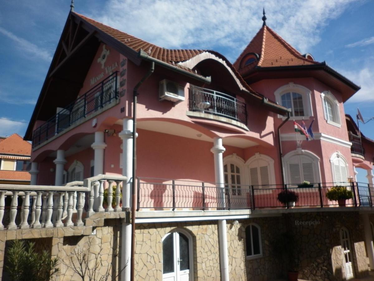 Apartment Manor *